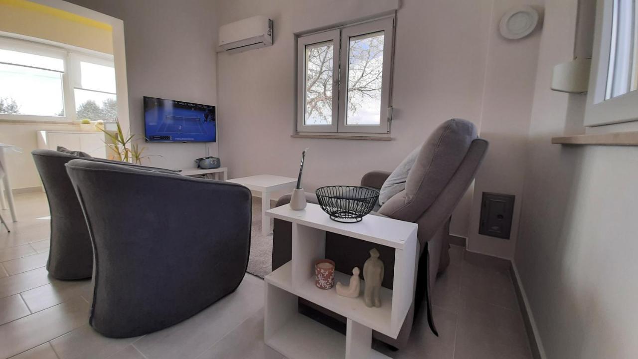 Holiday House Romi Pula Ngoại thất bức ảnh